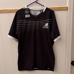 Black men's rugby Jersey
Size L
NWT